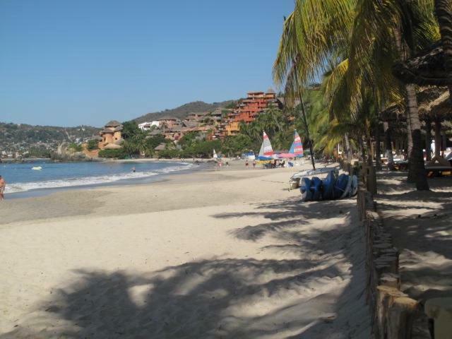 RESIDENCIA VILLA DEL SOL 2 BEDROOM CONDO AT LA ROPA BEACH ZIHUATANEJO  (Mexico) - from US$ 333 | BOOKED